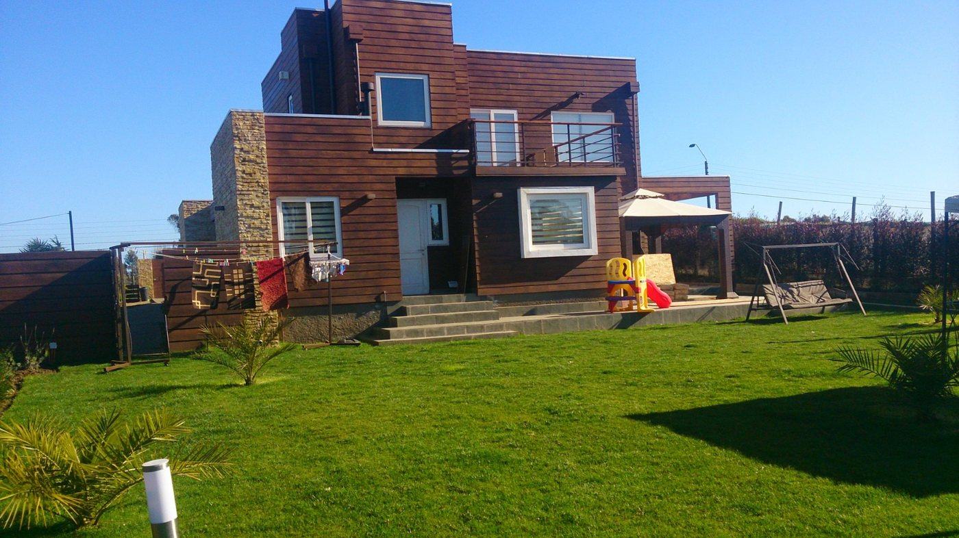 Vivienda con jardín terminada